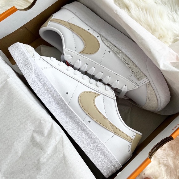 Nike Blazer Low 77 Vintage Sneakers Shoes New Shoe - Picture 6 of 6